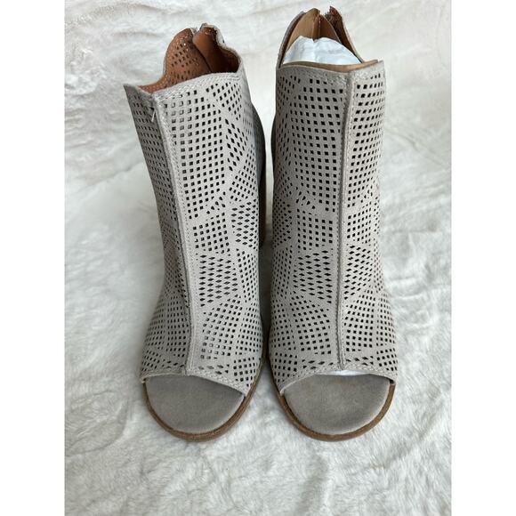 LUCKY BRAND Womens Gray Booties - Picture 3 of 5